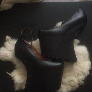 Jeffery Campbell platform